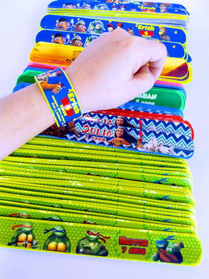 Pulseira bate enrola personalizadas