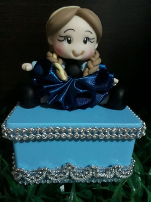 Caixinha decorada com biscuit