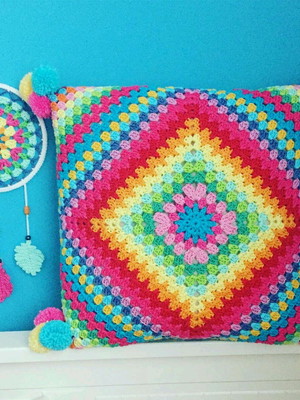 Almofadas de crochet - alegria de viver