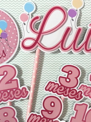 Kit completo mesversário bebê com topos de bolo e adesivos