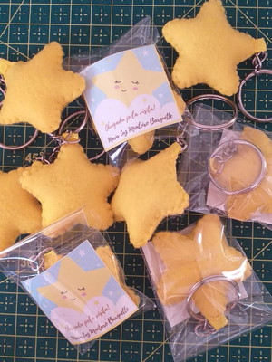 Chaveiro mini estrelas em feltro