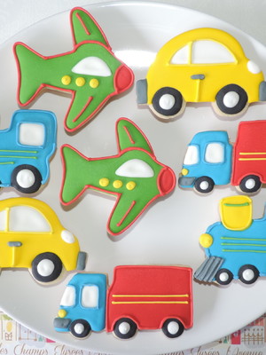 Biscoitos decorados meios de transporte