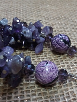 Pulseira trabalhada com pedras naturais