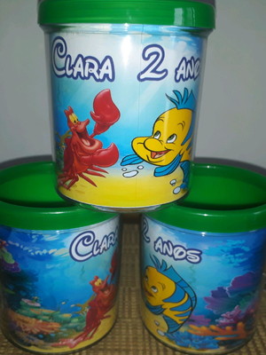 Canecas de acrílico linguado