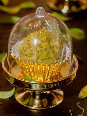 Mini cúpula com a base dourada