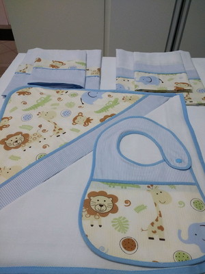 Kit bebê com toalha de amamentação com 6 ou 4 peças