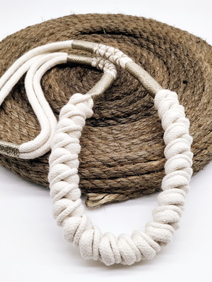 Colar de corda comprido macrame