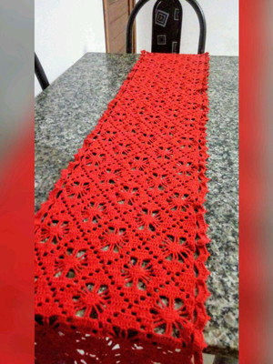 Caminho de mesa em crochê