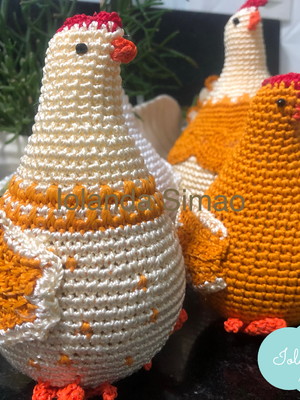 3 galinha de crochê