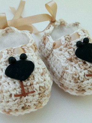 Sapato crochê de linha bichinho