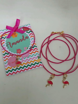 4 colares lembrancinha flamingo