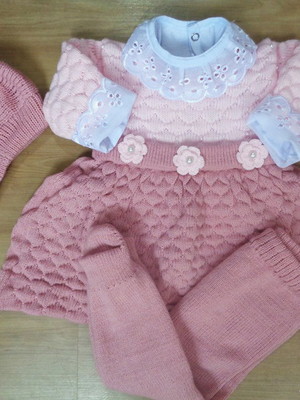 Vestido flor com boina e body
