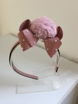 Tiara com laço pompom