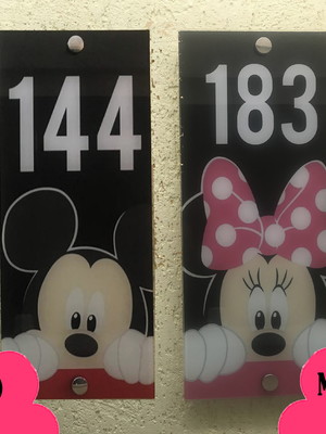 Numeral de vidro para casa mickey ou minnie (25x55)