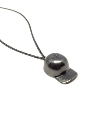 Colar masculino longo com pingente chapéu boné banho grafite