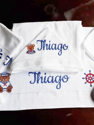 Kit para bebê em ponto cruz