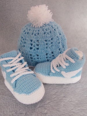 Kit sapatinho e toquinha para bebê