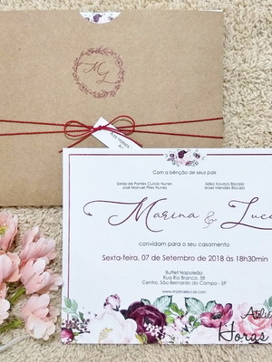 Convite rústico floral campestre marsala envelope kraft