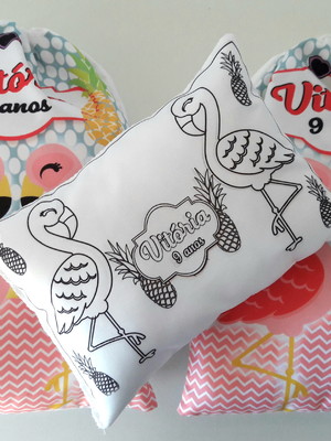 (004) kit almofada pinte e lave +sacolinha flamingos