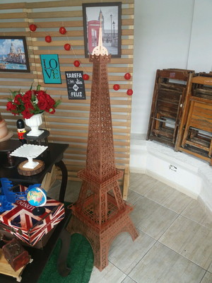 Torre eiffel de chão - locação
