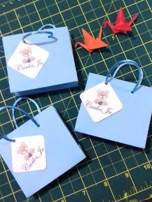 Mini sacolinhas com tags (pacote com 100 unidades)