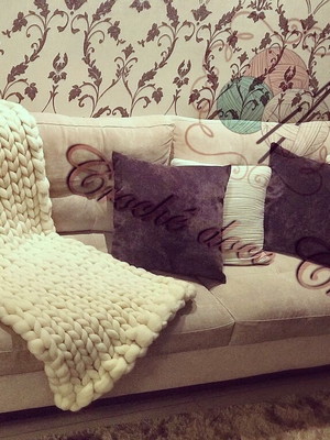 Manta em maxi tricot com lã corriedale cru