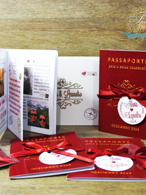 Convite passaporte com páginas + tag padrinhos