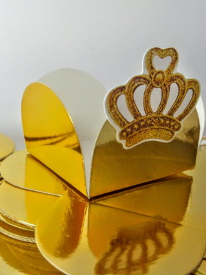 Forminhas douradas - coroa princesa