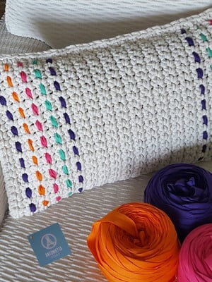 Almofada salvador retangular de crochet dia das mães