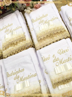 Lembrança para padrinhos batizado kit toalhas personalizada