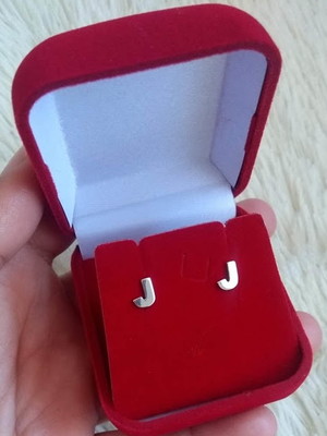Brinco de letra prata 950 personalizada temos da letra a-z