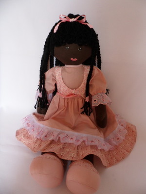 Boneca de pano grande negra