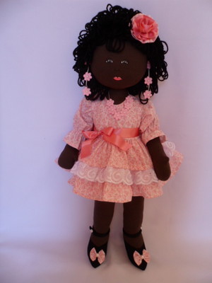 Boneca de pano grande negra