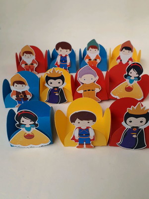 20 forminhas docinhos branca de neve