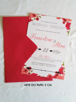 A147: convite floral laranja com envelope vermelho clássico