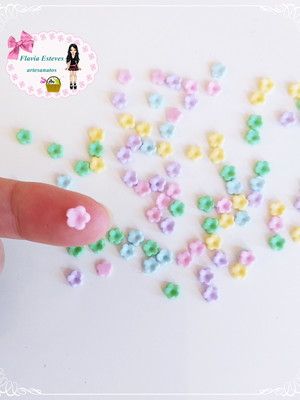 Granulado mini florzinhas de biscuit (pct com 150