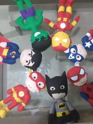Super heróis em feltro