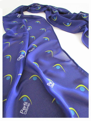 Echarpe personalizada com logotipo
