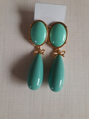 Brinco turquesa chaton gota.