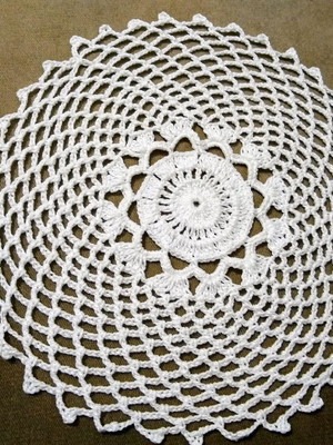 Toalha redonda de crochê, doilie de crochê,