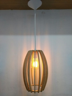 Luminária de teto tipo pendente em mdf cor: preta ou marrom