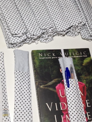 Marca página livro/bíblia com porta caneta