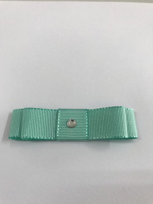 Laço duplo verde com strass