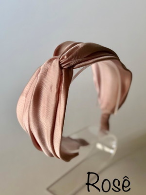 Tiara turbante estruturada em tecido fino - rosê