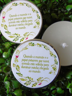 Latinha com vela , lembrança maternidade. minha chegada