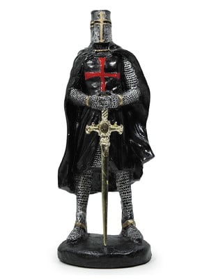 Guerreiro templário espada cruz vermelha estátua medieval