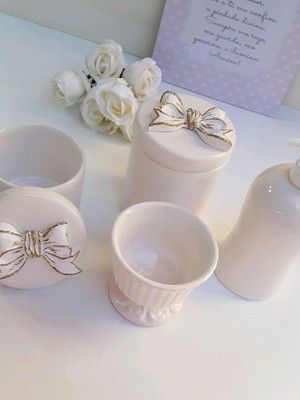 Kit higiene porcelana branco laço