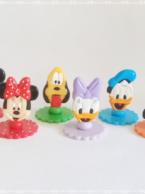 Kit com 12 apliques turma do mickey com base redonda