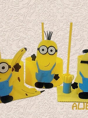Centro de mesa em eva minions