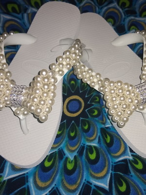 Havaianas decorada com pérolas